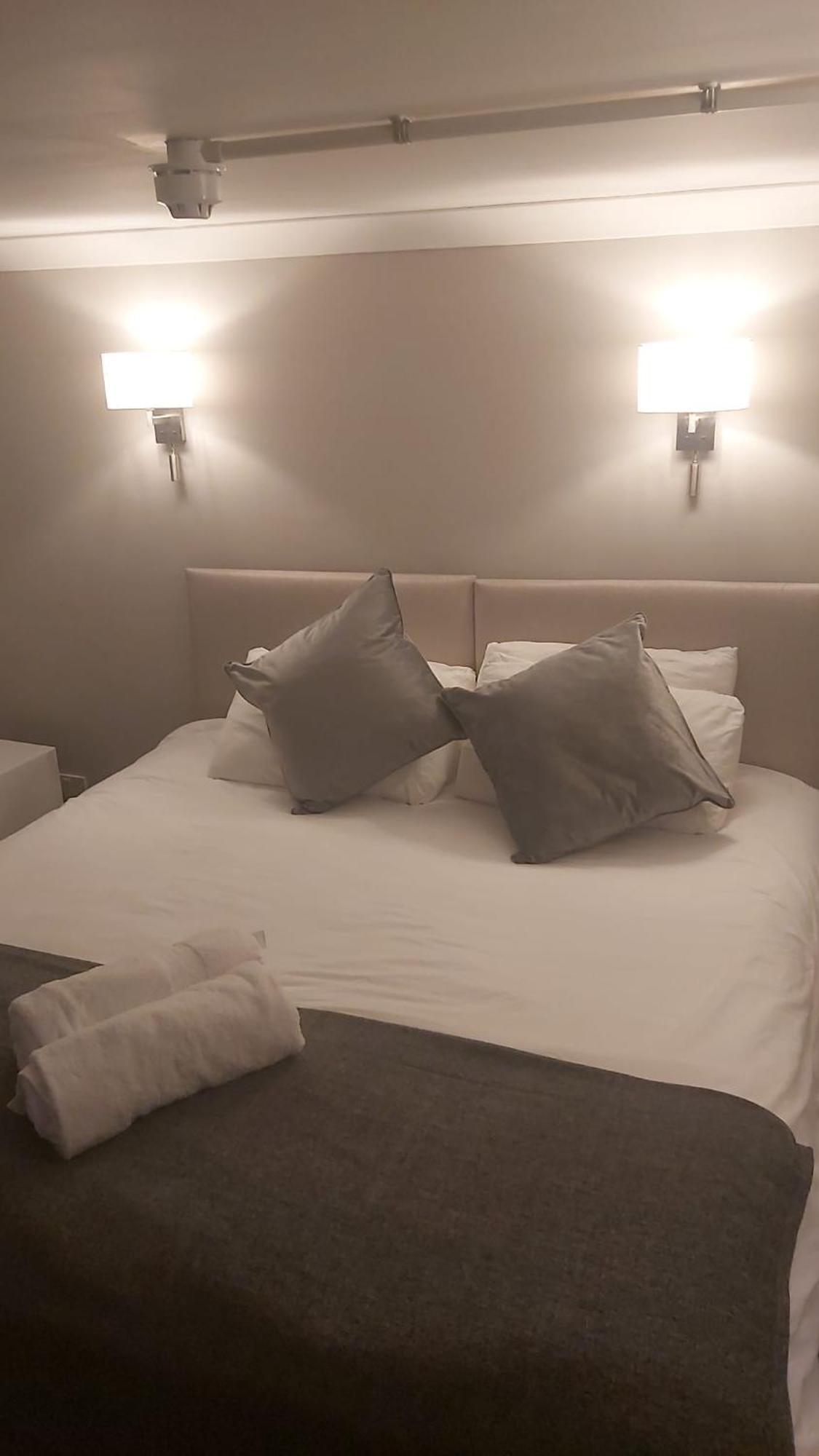 The Red Lion Great Offley Hotel Ngoại thất bức ảnh